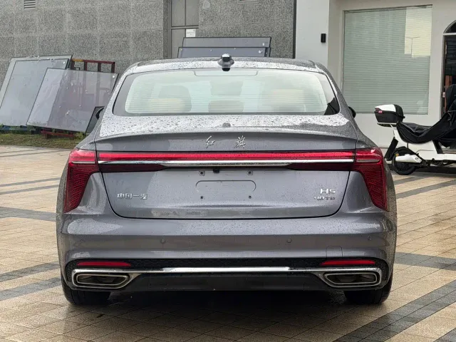 Hongqi H5 — Фото автомобиля 5