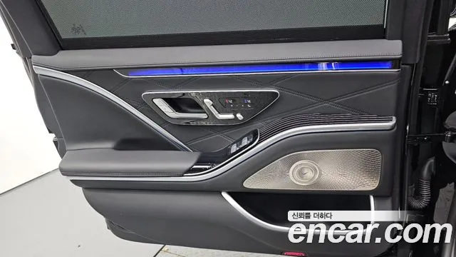 Mercedes-Benz S-Class — Фото автомобиля 24