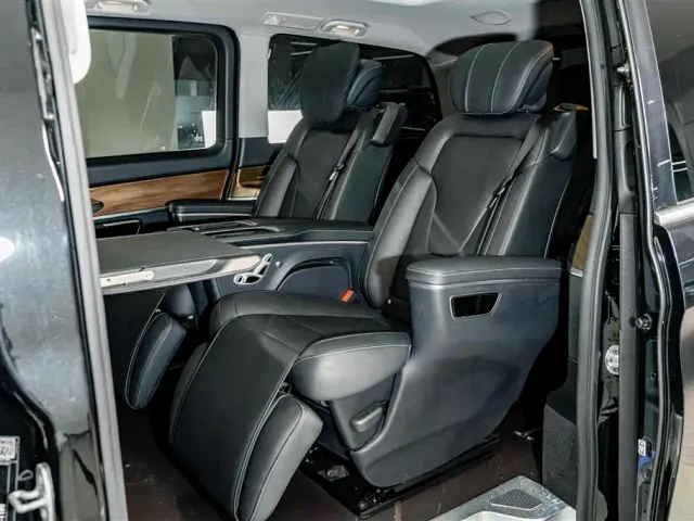 Mercedes-Benz V-Class — Фото автомобиля 20