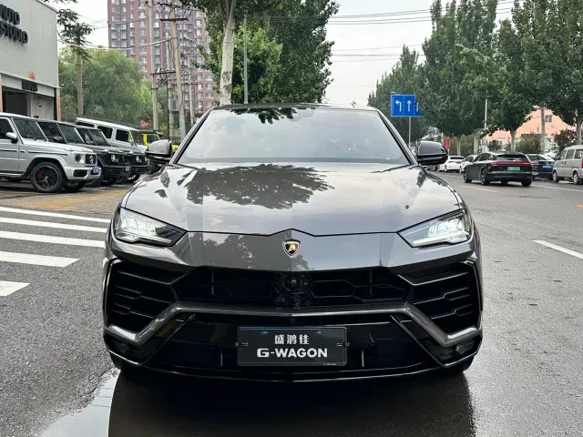 Lamborghini Urus — Фото автомобиля 6