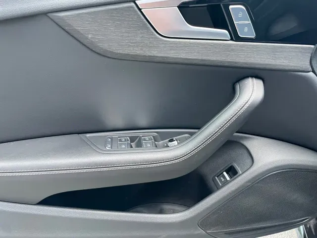 Audi A4L — Фото автомобиля 4