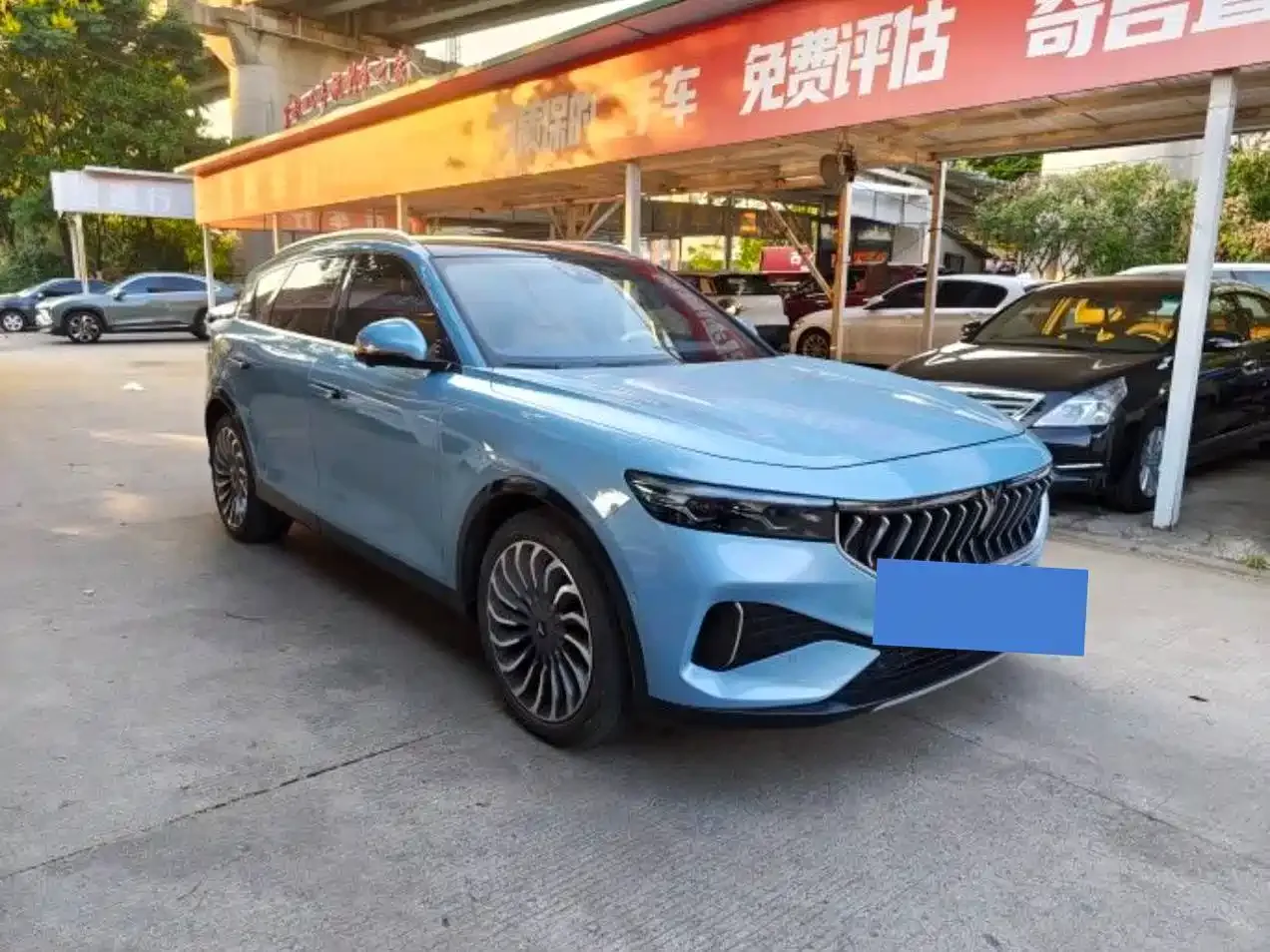 Voyah Auto VOYAH FREE 2021 AWD Standard Range Extender Exclusive Luxury Package — Фото автомобиля 3