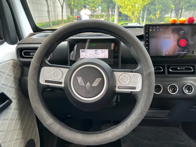 Wuling Zhiguang NEV — Фото автомобиля 10