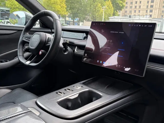 Xiaomi SU7 — Фото автомобиля 9