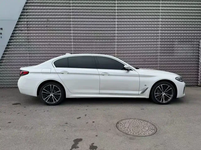 BMW 5 Series — Фото автомобиля 7