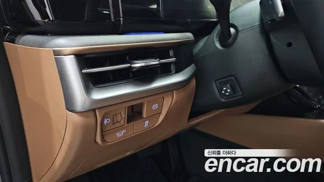 Hyundai Grandeur Grandeur (GN7) 2.5 Бензин 2WD — Фото автомобиля 19