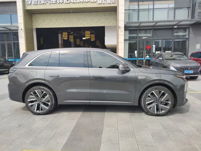 Li Auto L6 — Фото автомобиля 4