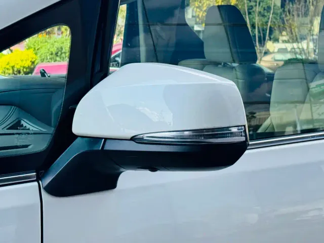 Toyota Alphard — Фото автомобиля 9