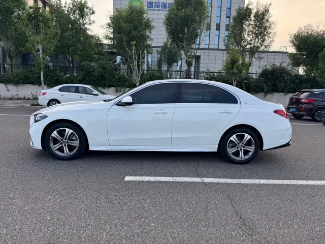 Mercedes-Benz C-Class — Фото автомобиля 4