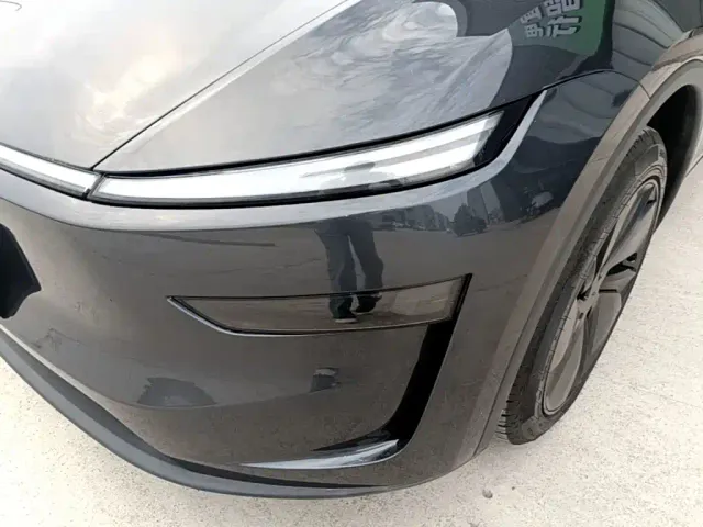 Tesla Model Y — Фото автомобиля 23