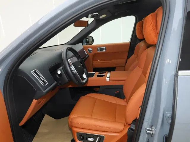 Li Auto L8 — Фото автомобиля 8