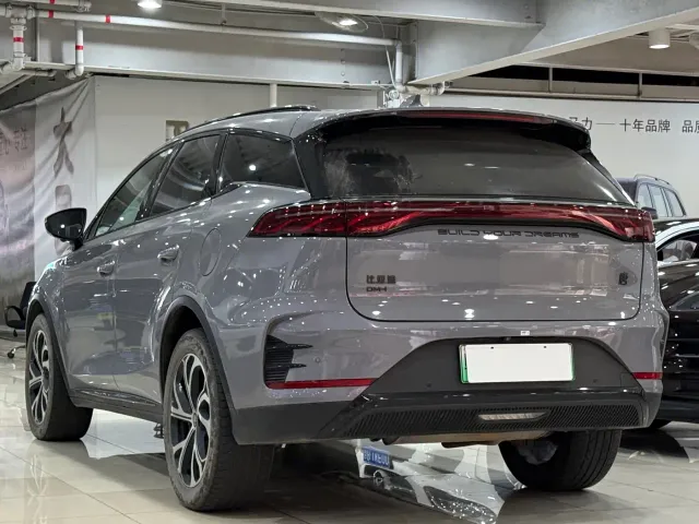 BYD Tang — Фото автомобиля 15