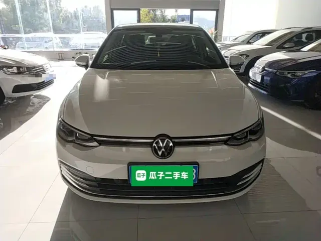 Volkswagen Golf — Фото автомобиля 2
