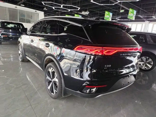 BYD Tang — Фото автомобиля 4