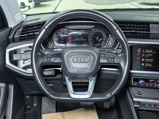 Audi Q3 — Фото автомобиля 12