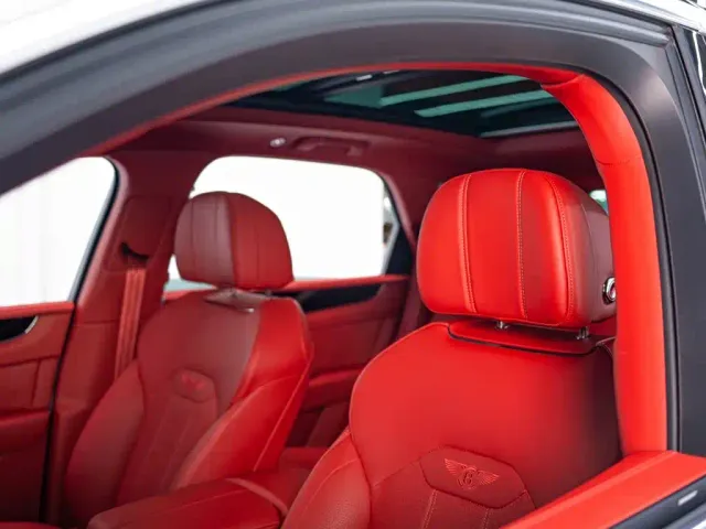 Bentley Bentayga — Фото автомобиля 15