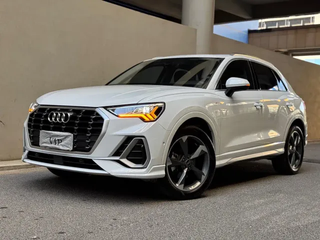 Фотография автомобиля — Audi Q3