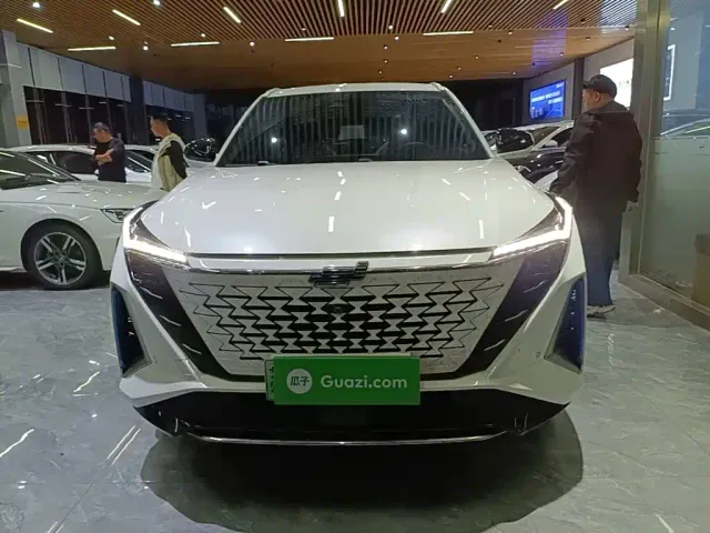 Changan Oshan Z6 EV — Фото автомобиля 2