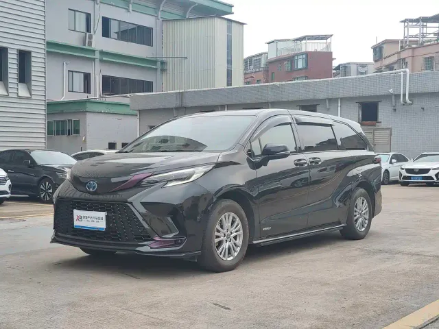 Фотография автомобиля — Toyota Sienna