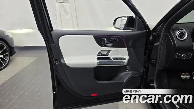 Mercedes-Benz GLB-Class — Фото автомобиля 21