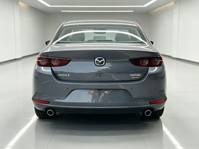 Mazda Axela — Фото автомобиля 5
