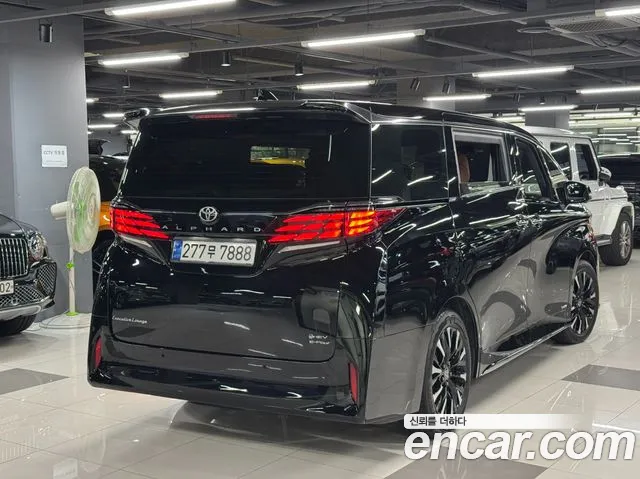 Toyota Alphard — Фото автомобиля 3