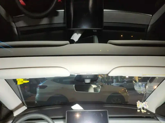 Tesla Model Y — Фото автомобиля 19