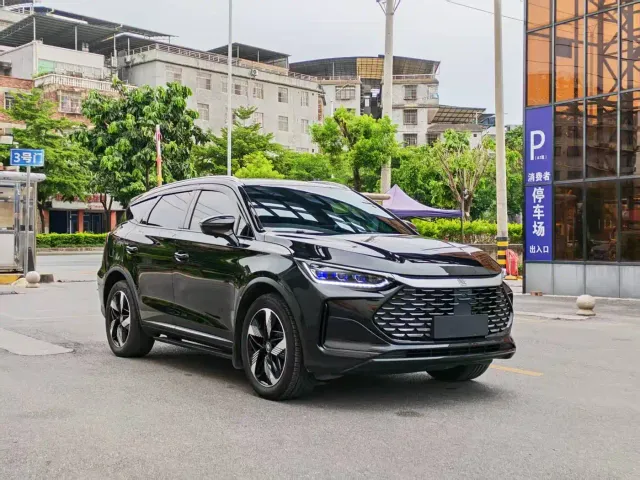 BYD Tang — Фото автомобиля 3