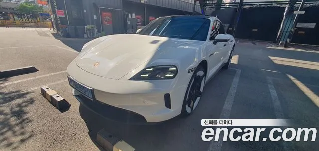 Фотография автомобиля — Porsche Taycan