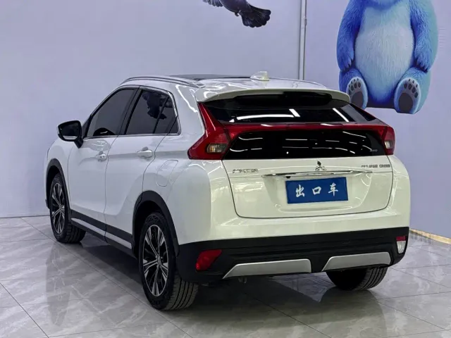 Mitsubishi Eclipse Cross — Фото автомобиля 6
