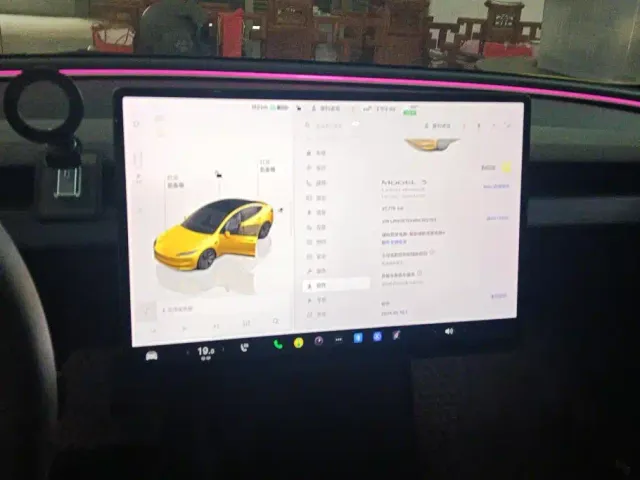 Tesla Model 3 — Фото автомобиля 13