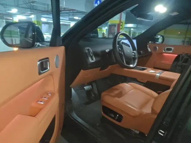Li Auto L7 — Фото автомобиля 15
