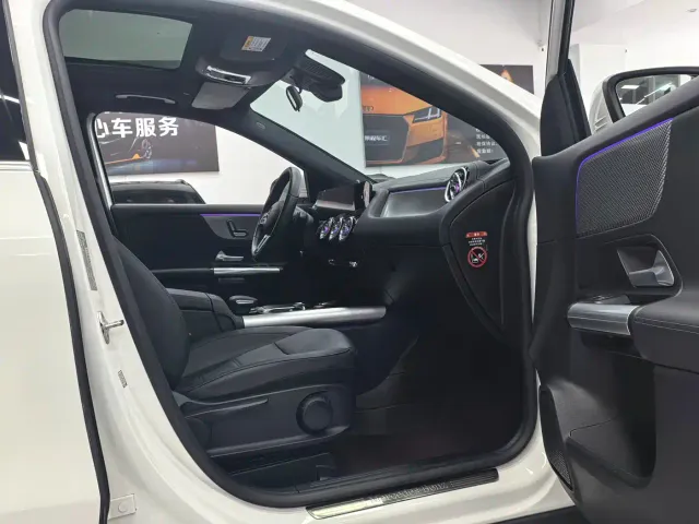 Mercedes-Benz Mercedes-Benz GLA 2023 GLA 200 — Фото автомобиля 19