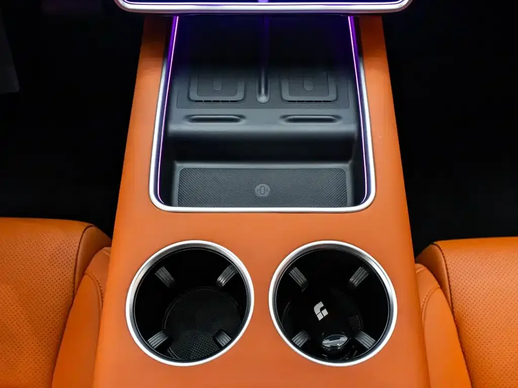 Li Auto Li Auto L6 2024 Pro — Фото автомобиля 23