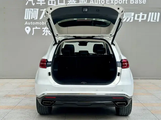 Hongqi HS5 — Фото автомобиля 14