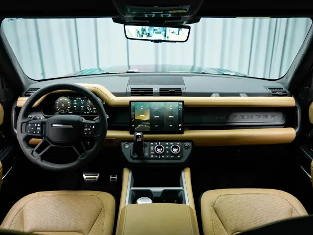 Land Rover Defender — Фото автомобиля 14