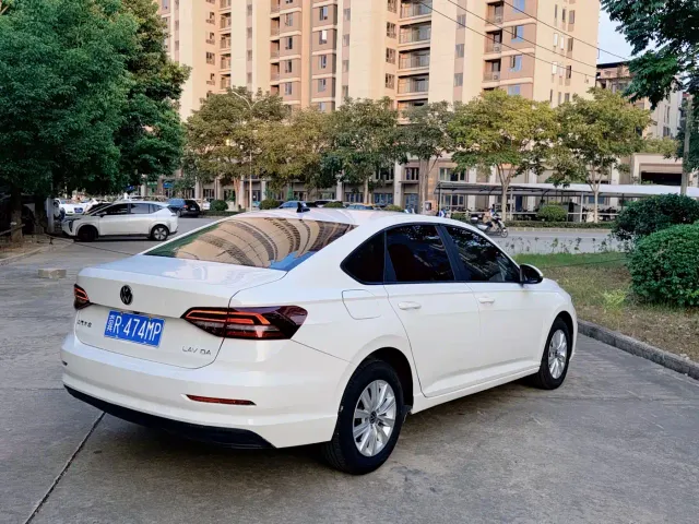 Volkswagen Lavida — Фото автомобиля 6