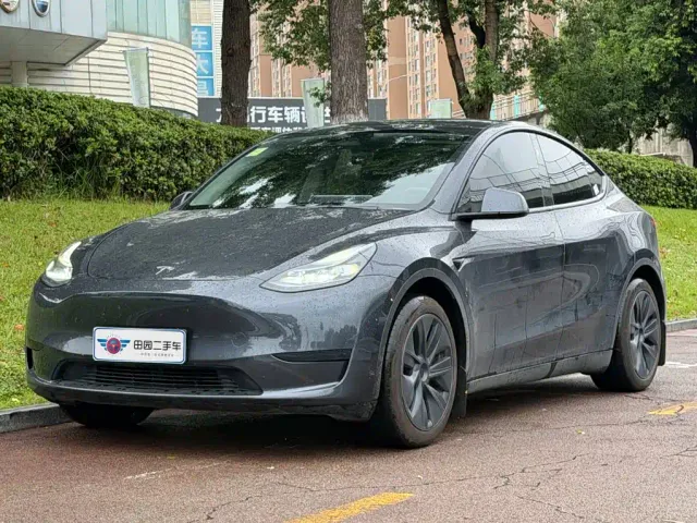 Фотография автомобиля — Tesla Model Y