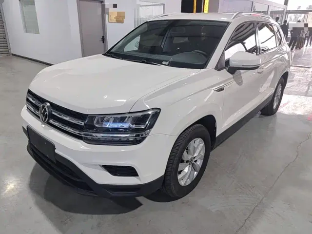 Фотография автомобиля — Volkswagen Tharu