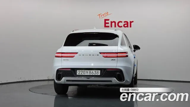 Genesis GV70 — Фото автомобиля 4