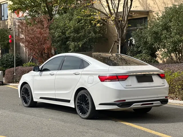 Geely Borui — Фото автомобиля 6