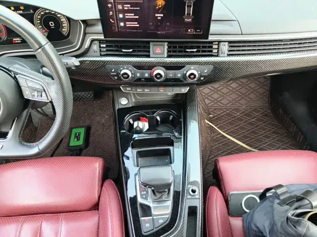 Audi A4L — Фото автомобиля 12