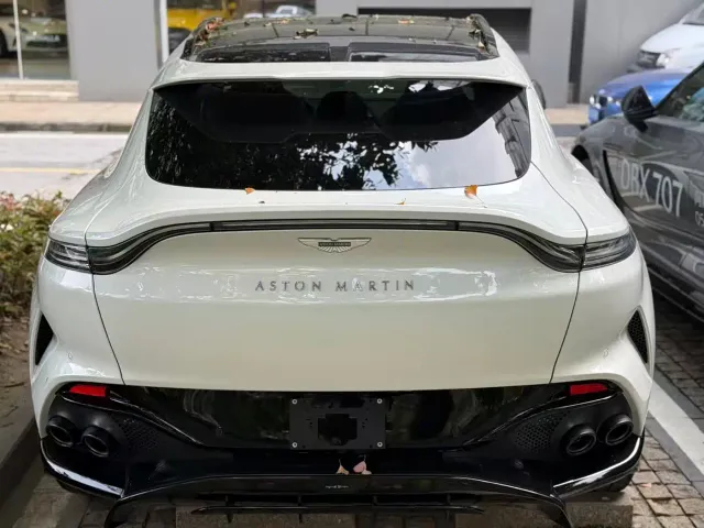 Aston Martin DBX — Фото автомобиля 4