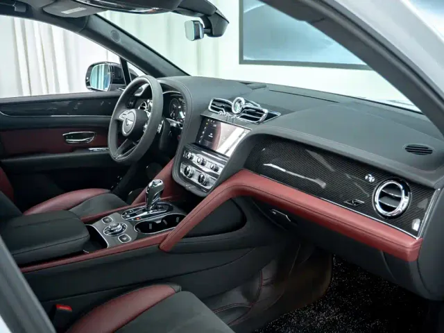 Bentley Bentayga — Фото автомобиля 16