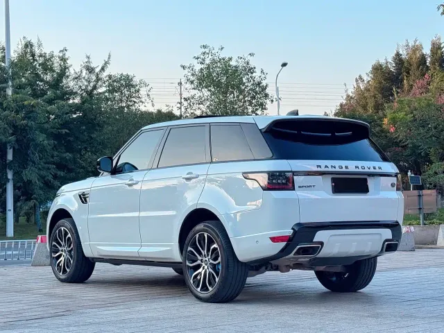 Land Rover Range Rover Sport — Фото автомобиля 4
