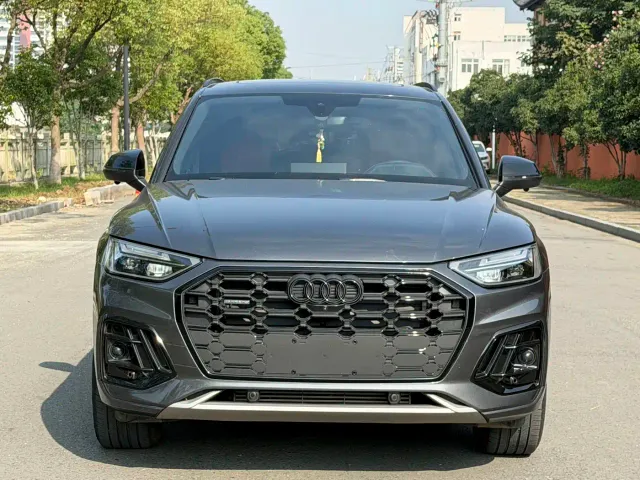 Audi Q5L — Фото автомобиля 2