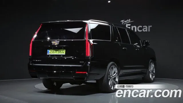 Cadillac Escalade 5th Gen — Фото автомобиля 7