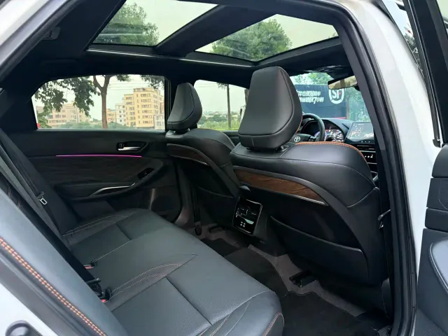 Toyota Avalon — Фото автомобиля 6