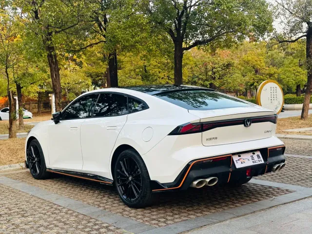 Changan UNI-V — Фото автомобиля 9
