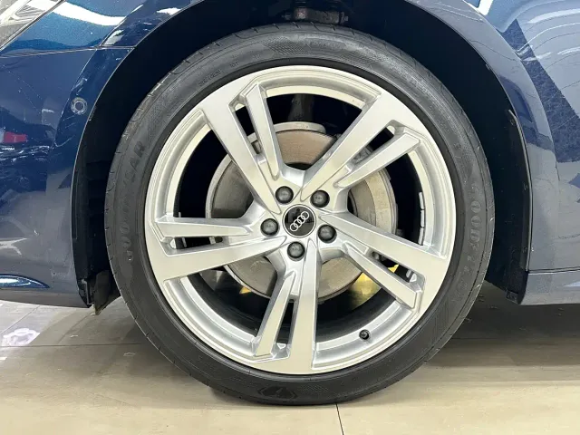 Audi A7L — Фото автомобиля 22